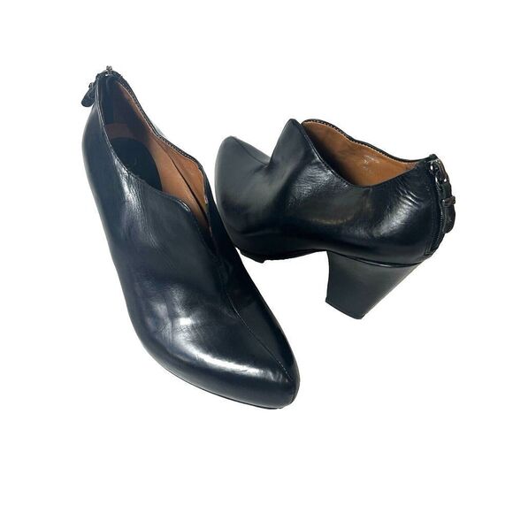 Earthies Womens 7 B Black Leather High Heels Slip On Classic Comfort Casual Pump - Picture 3 of 13